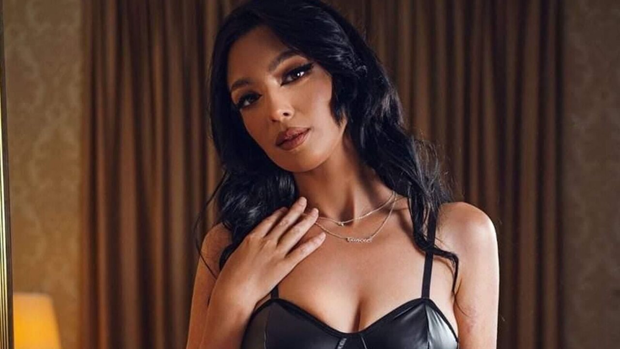 Enter AryaClover Recorded Private