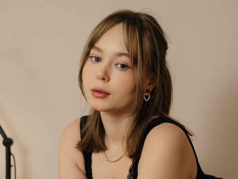 Enter ElaraVance Recorded Private