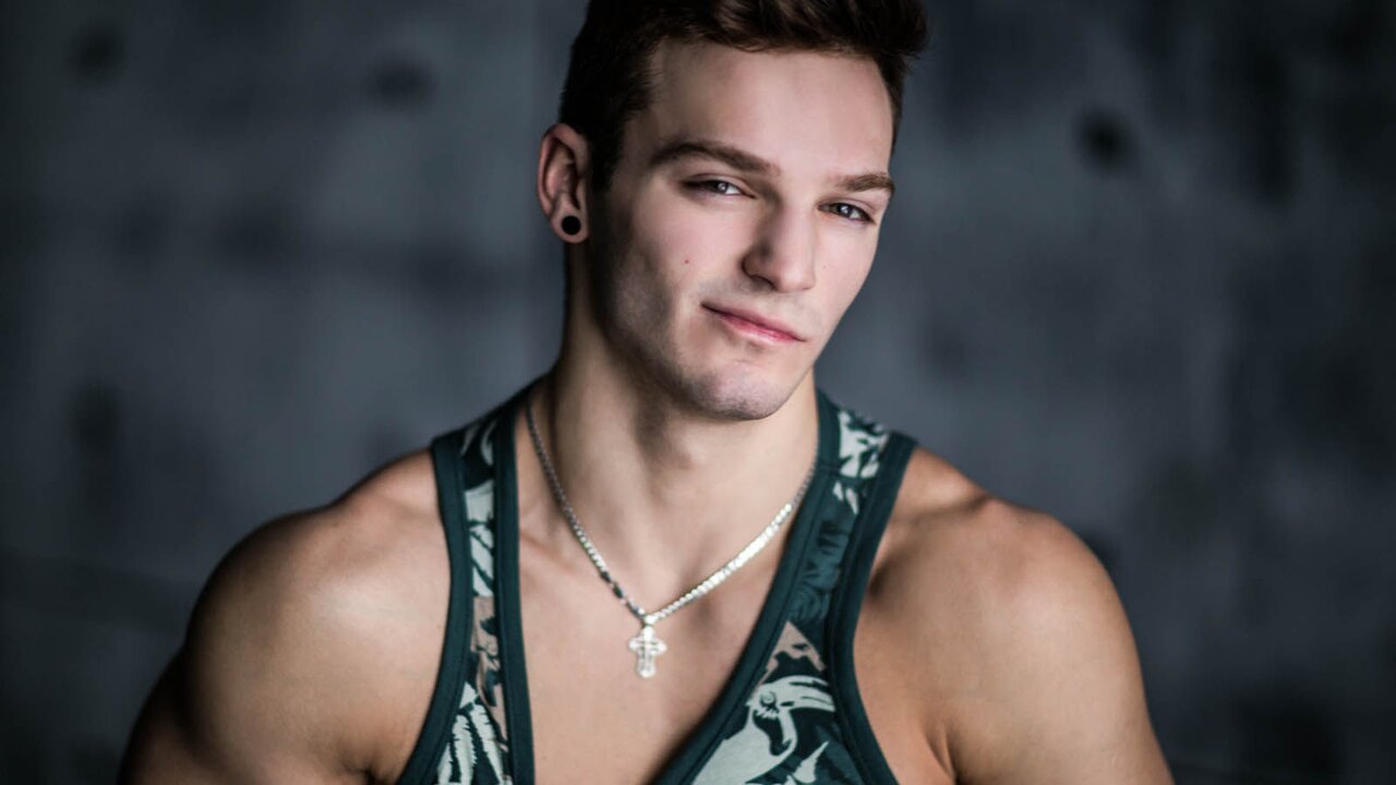 Enter RenHoward Recorded Private