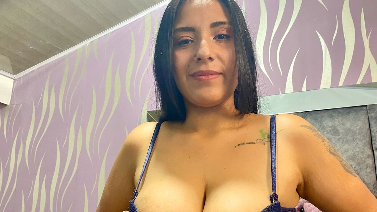 Enter RoxyHalls Recorded Private