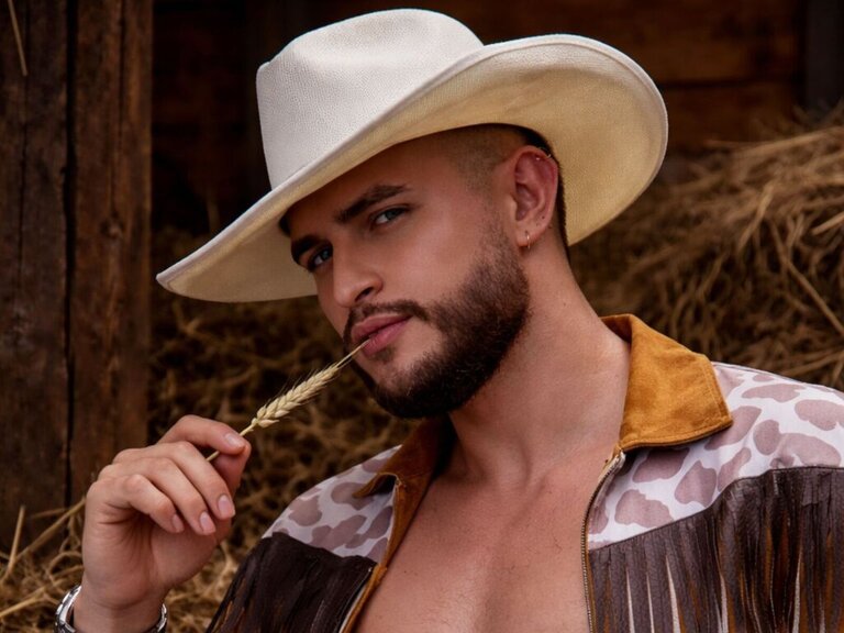 Enter SalvatoreMoretti Recorded Private