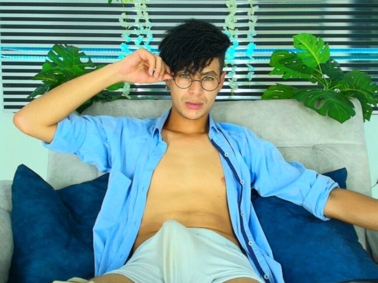 Enter ThiagoSaenns Recorded Private